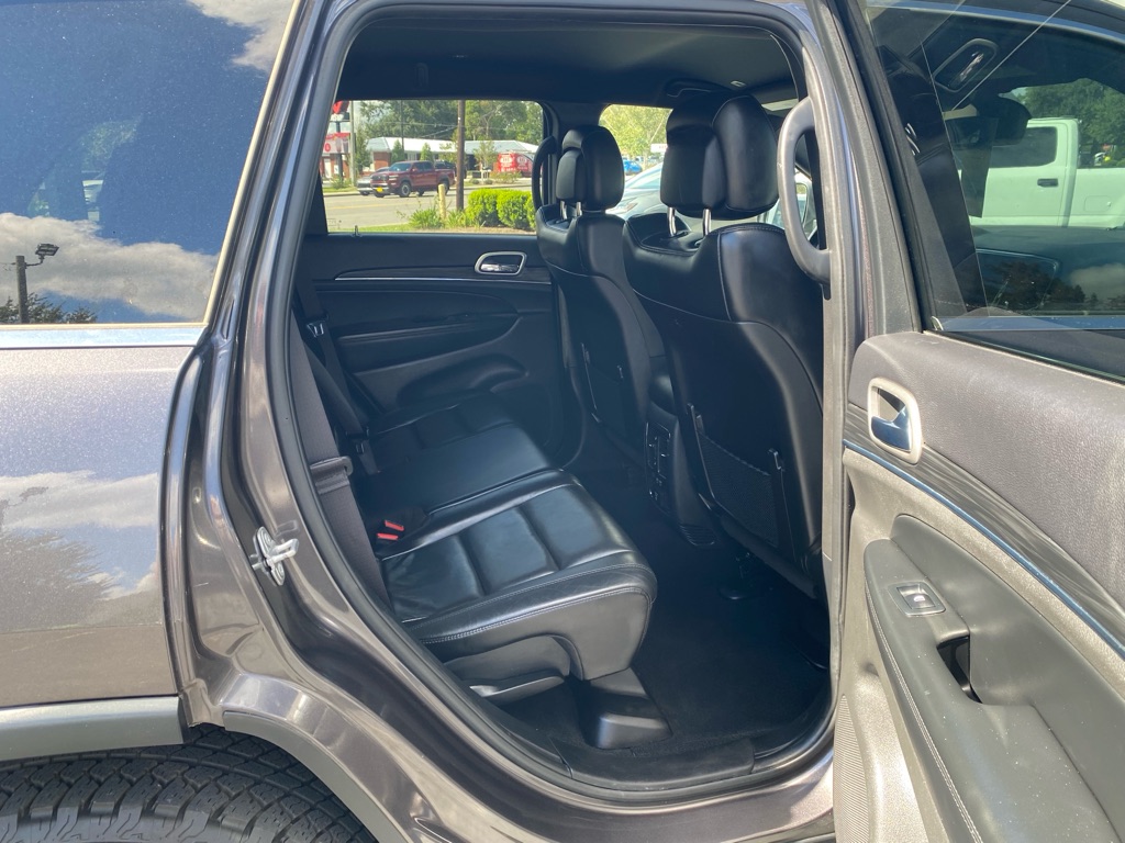 Photo 46 of this JEEP GRAND CHEROKEE