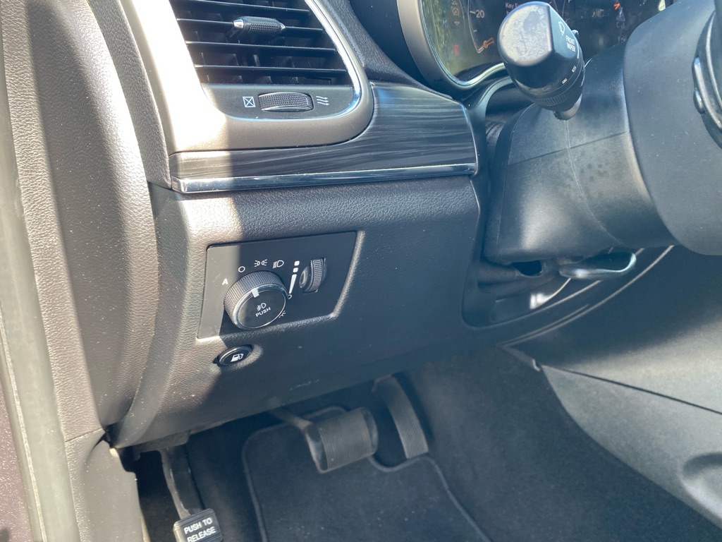 Photo 36 of this JEEP GRAND CHEROKEE