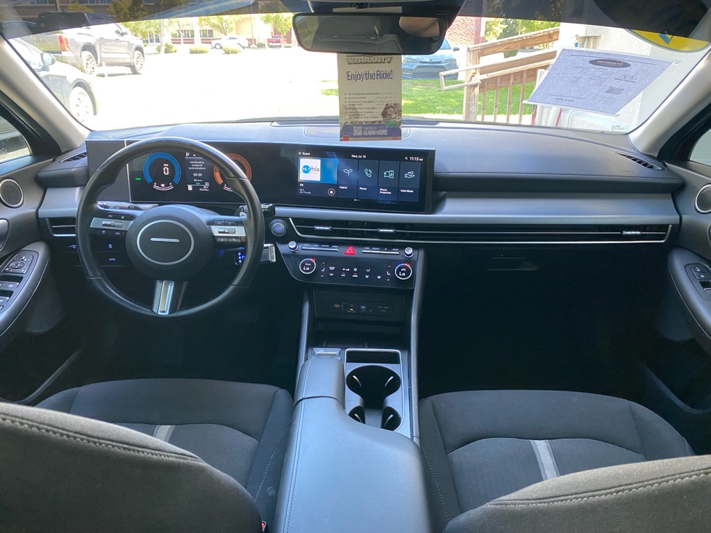Photo 13 of this HYUNDAI SONATA HYBRID