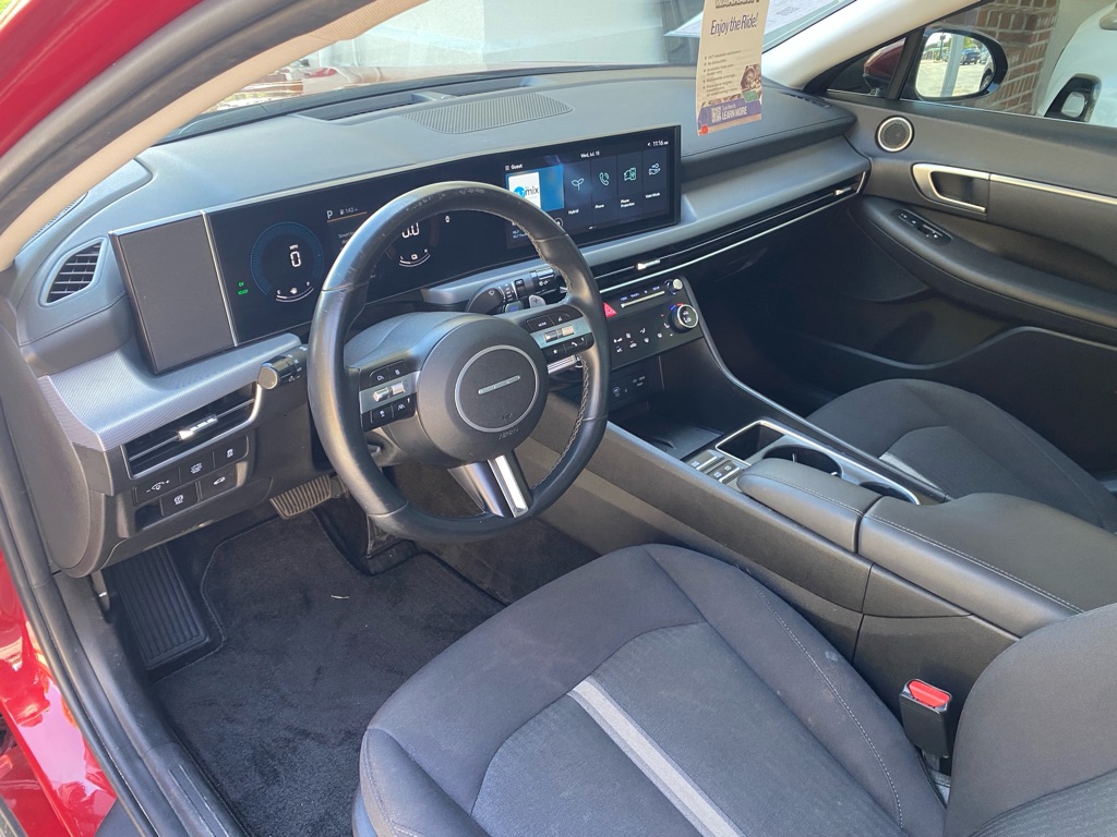 Photo 30 of this HYUNDAI SONATA HYBRID
