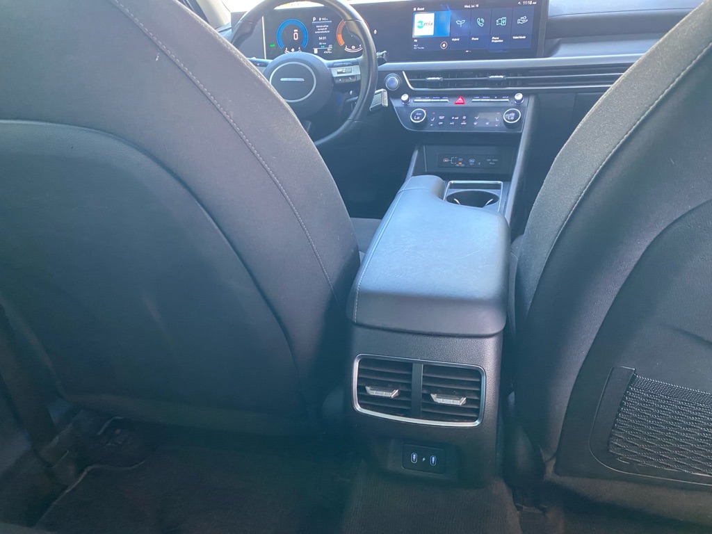 Photo 47 of this HYUNDAI SONATA HYBRID