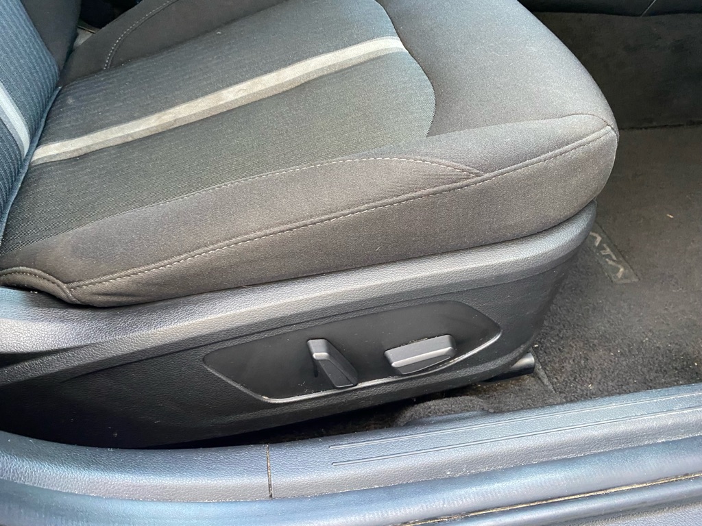 Photo 40 of this HYUNDAI SONATA HYBRID