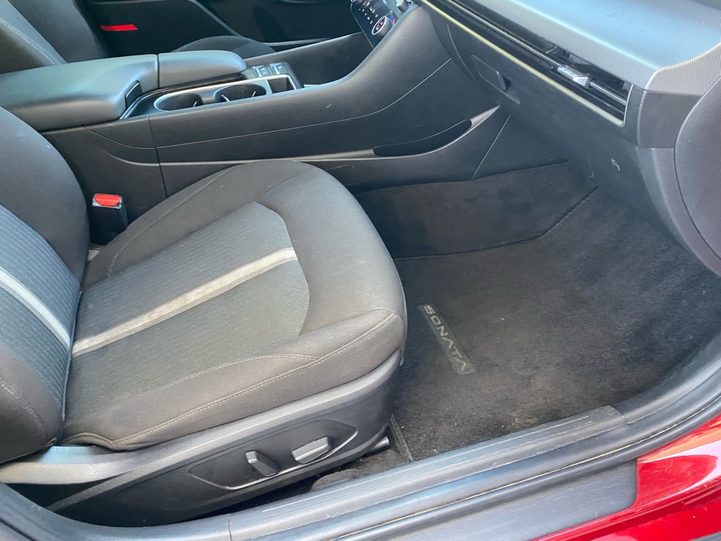 Photo 37 of this HYUNDAI SONATA HYBRID