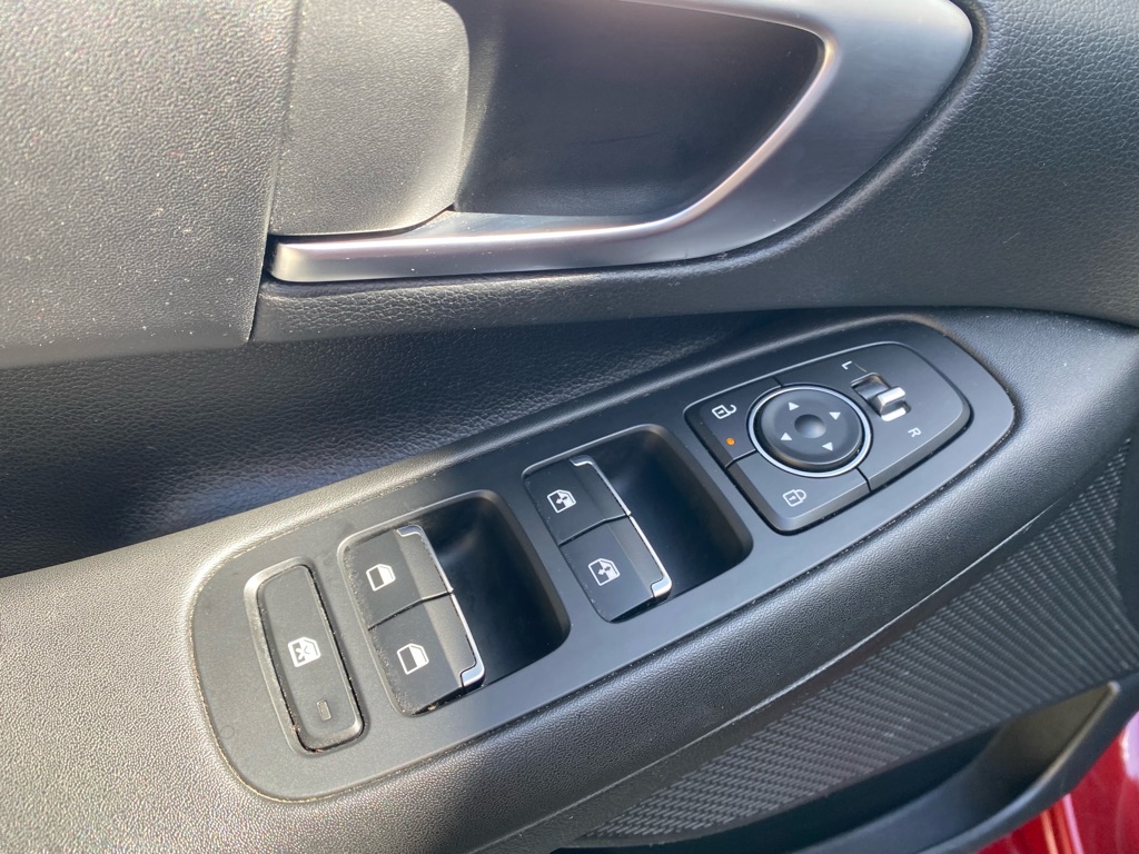 Photo 32 of this HYUNDAI SONATA HYBRID