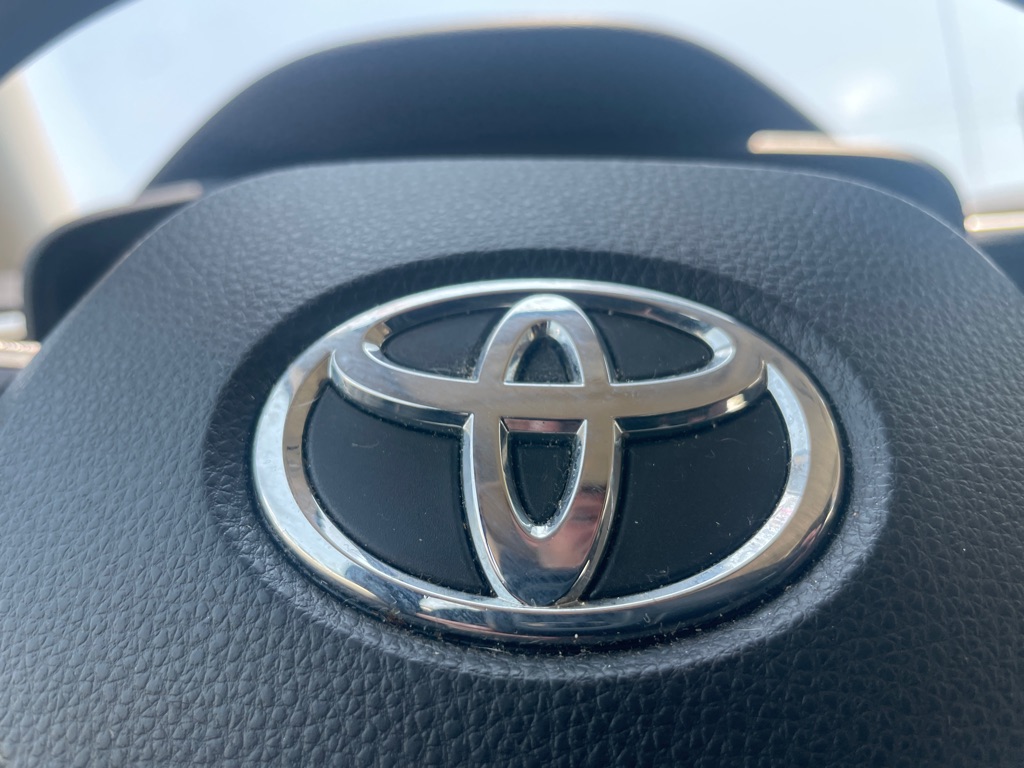 Photo 21 of this TOYOTA COROLLA
