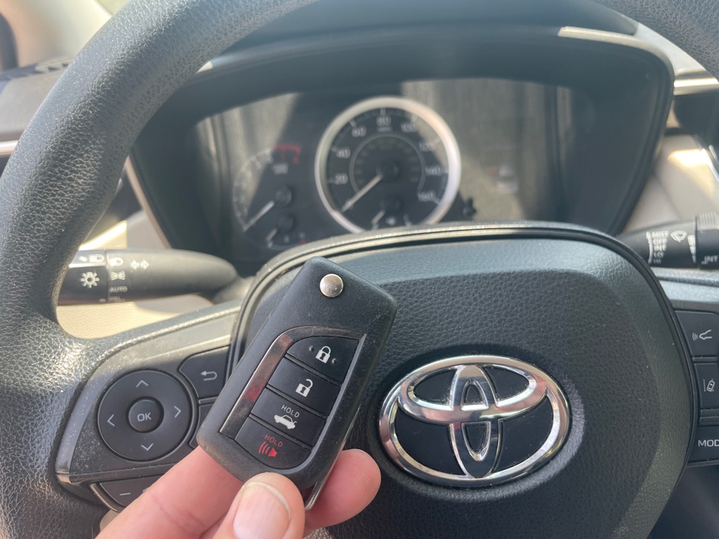 Photo 13 of this TOYOTA COROLLA