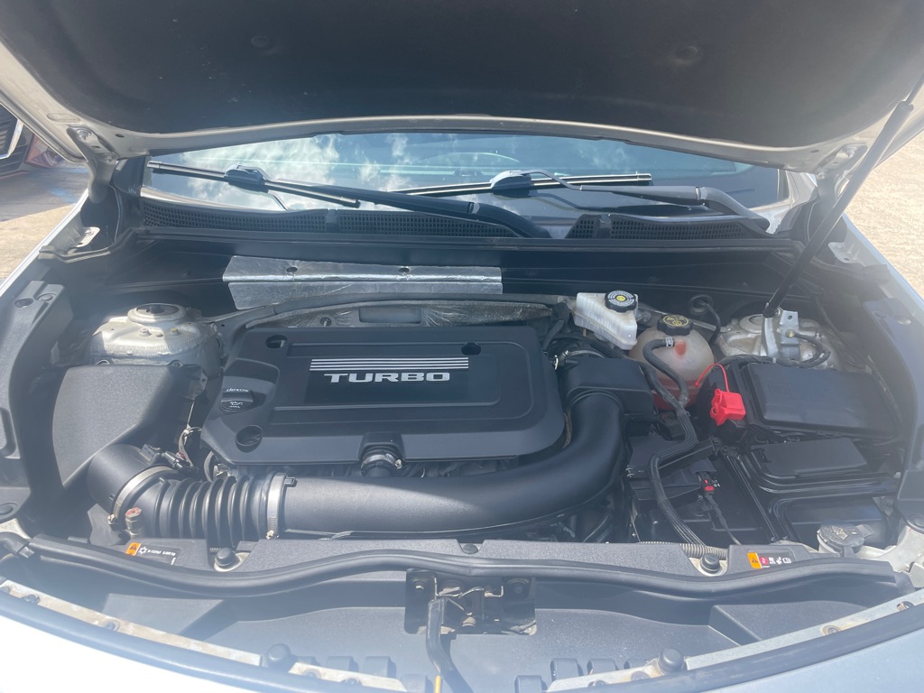 Photo 12 of this CADILLAC XT4