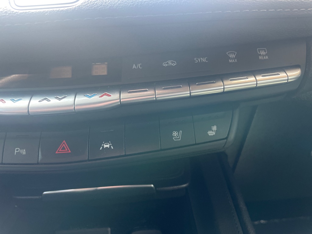 Photo 27 of this CADILLAC XT4