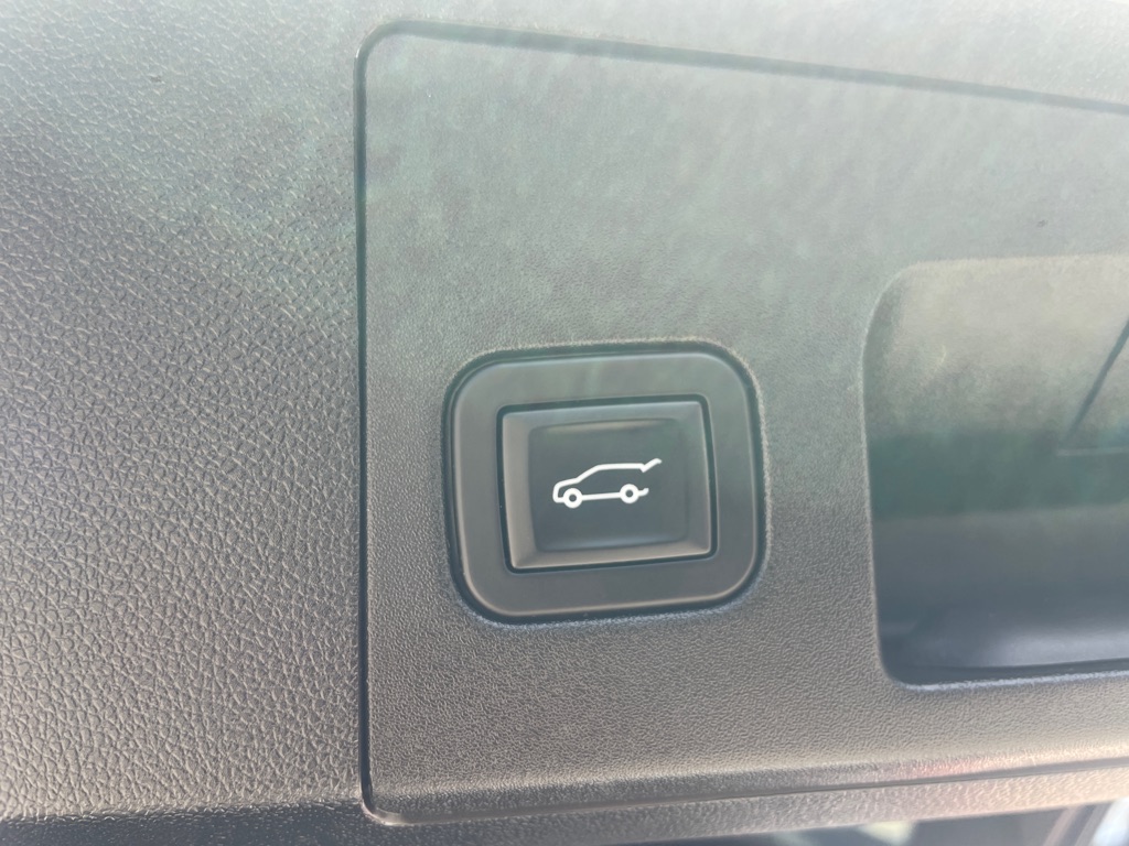 Photo 16 of this CADILLAC XT4
