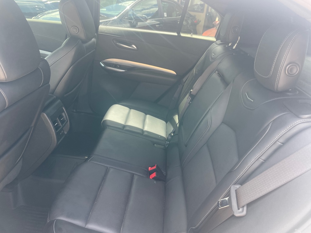 Photo 14 of this CADILLAC XT4