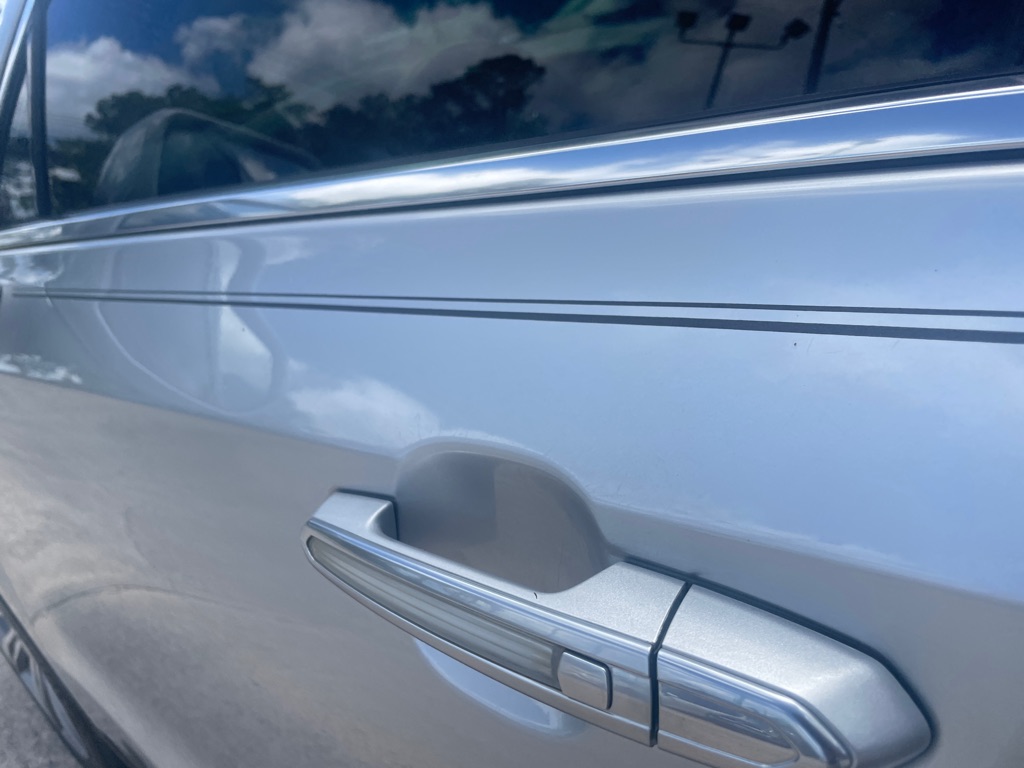 Photo 10 of this CADILLAC XT4