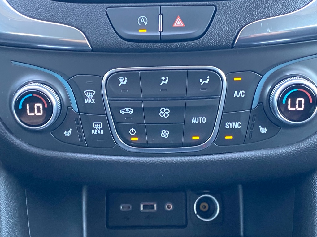 Photo 22 of this CHEVROLET EQUINOX
