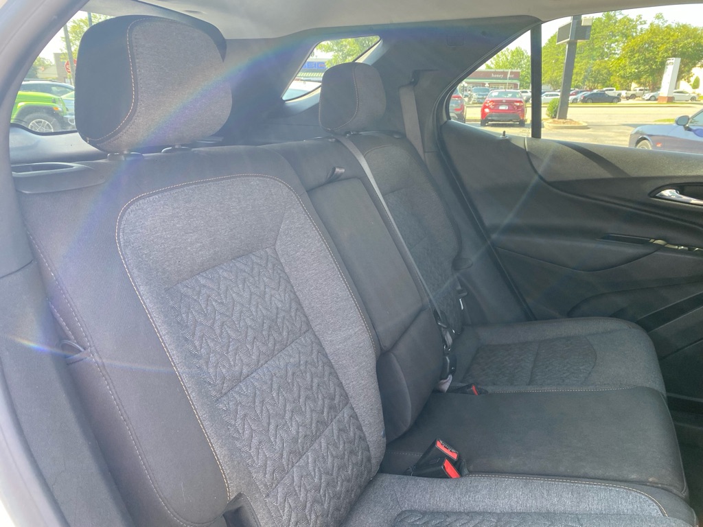 Photo 44 of this CHEVROLET EQUINOX