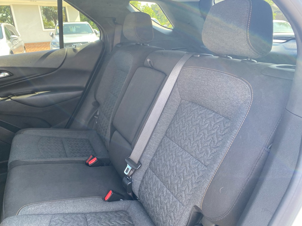 Photo 59 of this CHEVROLET EQUINOX