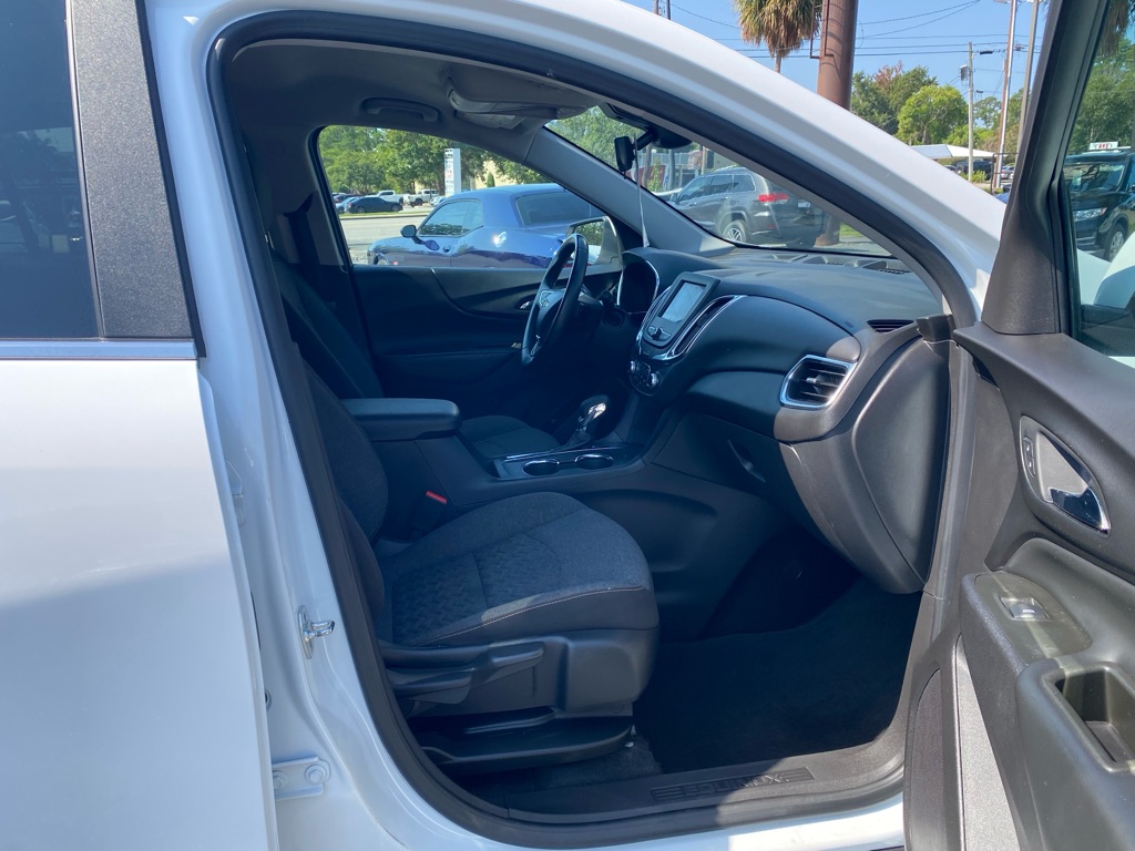Photo 35 of this CHEVROLET EQUINOX
