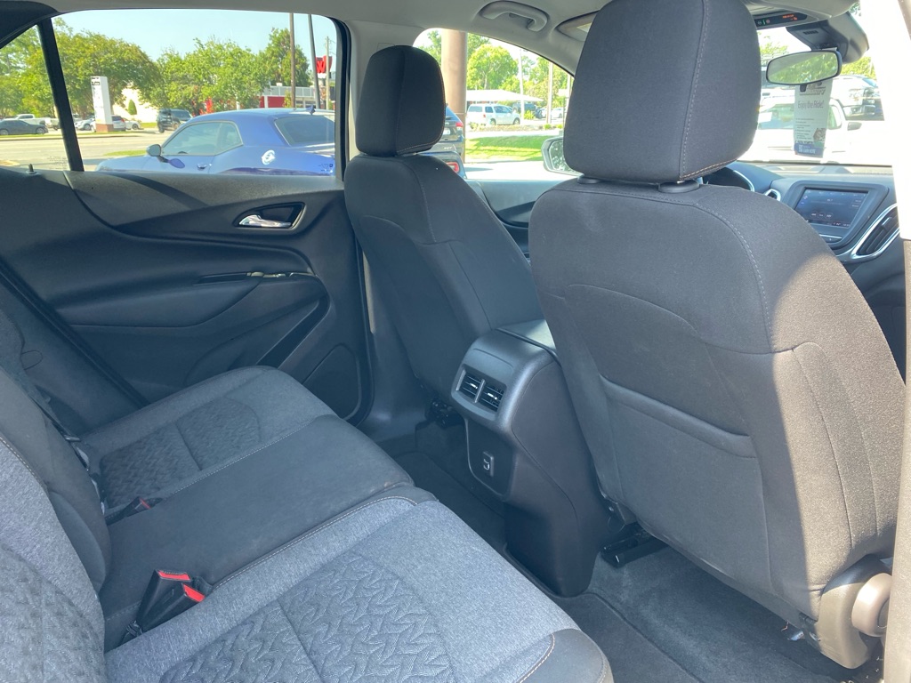Photo 42 of this CHEVROLET EQUINOX