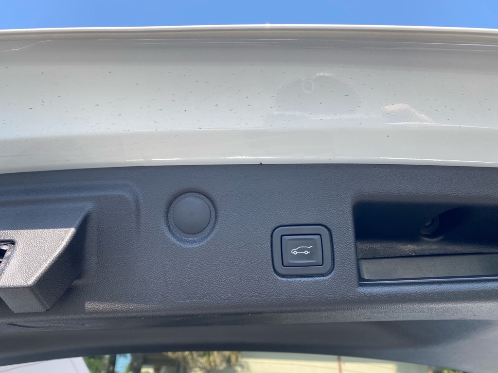 Photo 55 of this CHEVROLET EQUINOX