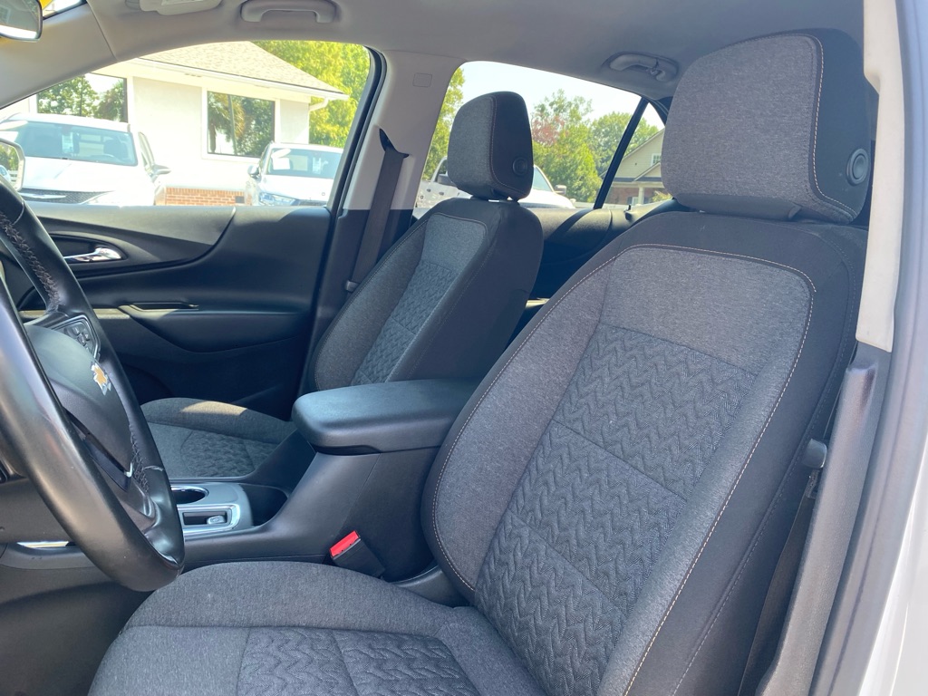 Photo 29 of this CHEVROLET EQUINOX