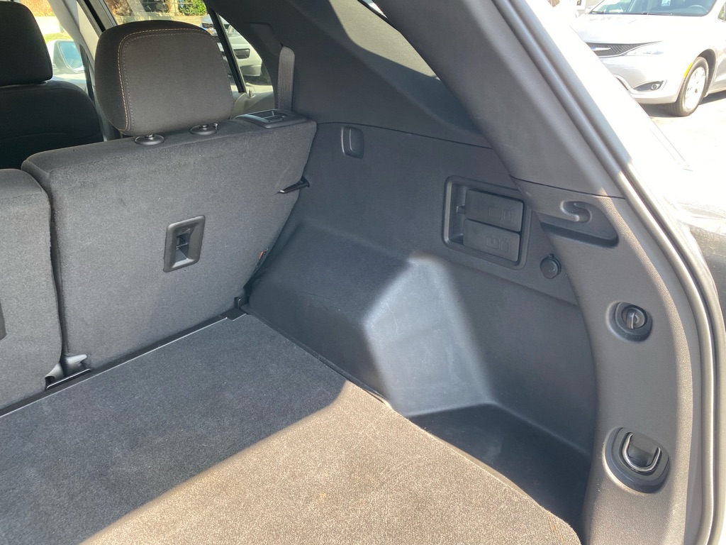 Photo 52 of this CHEVROLET EQUINOX