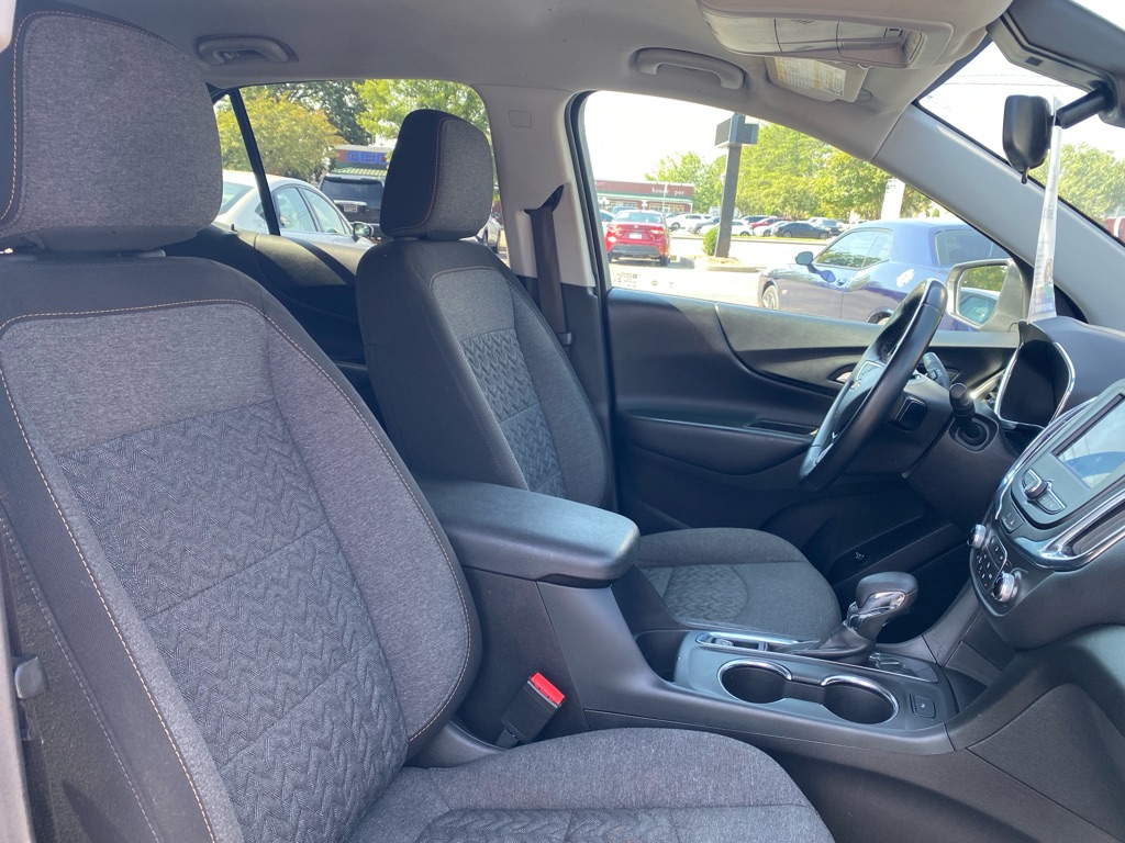 Photo 36 of this CHEVROLET EQUINOX