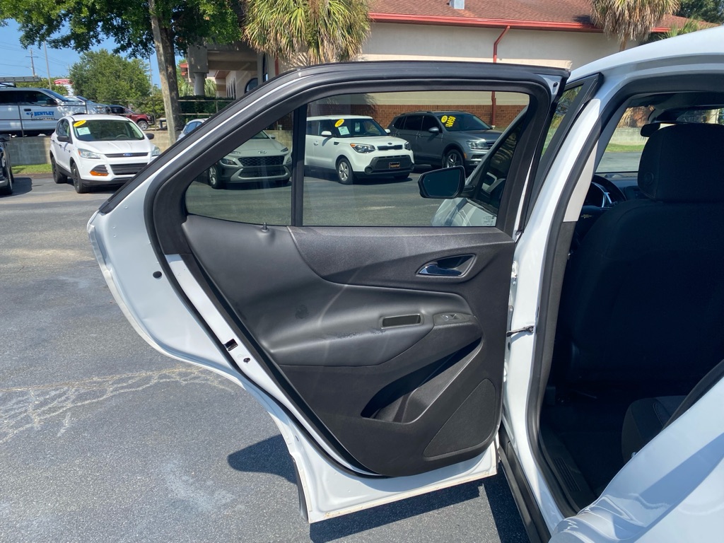 Photo 62 of this CHEVROLET EQUINOX