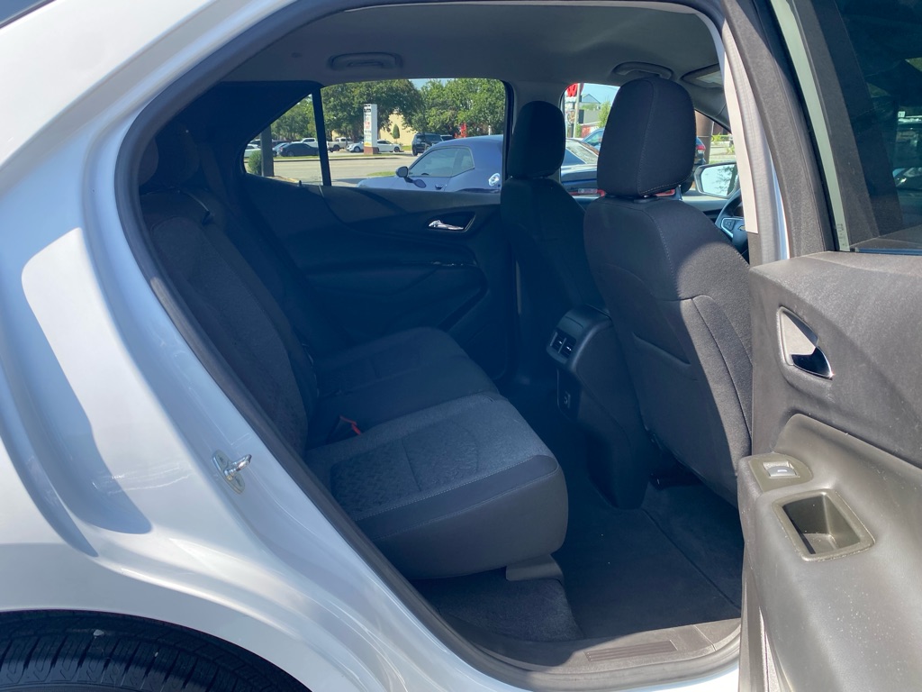 Photo 41 of this CHEVROLET EQUINOX
