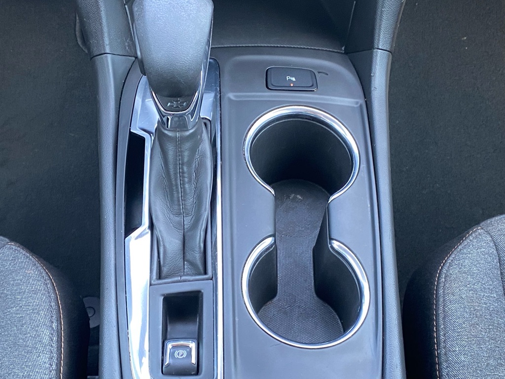 Photo 25 of this CHEVROLET EQUINOX