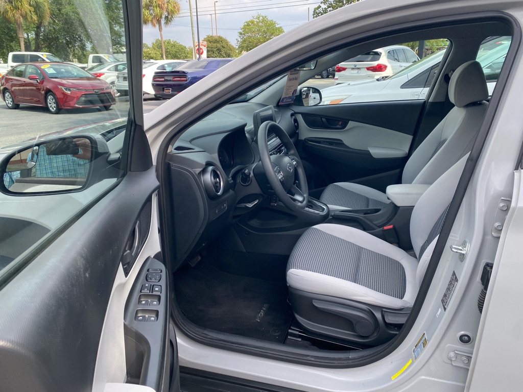 Photo 26 of this HYUNDAI KONA