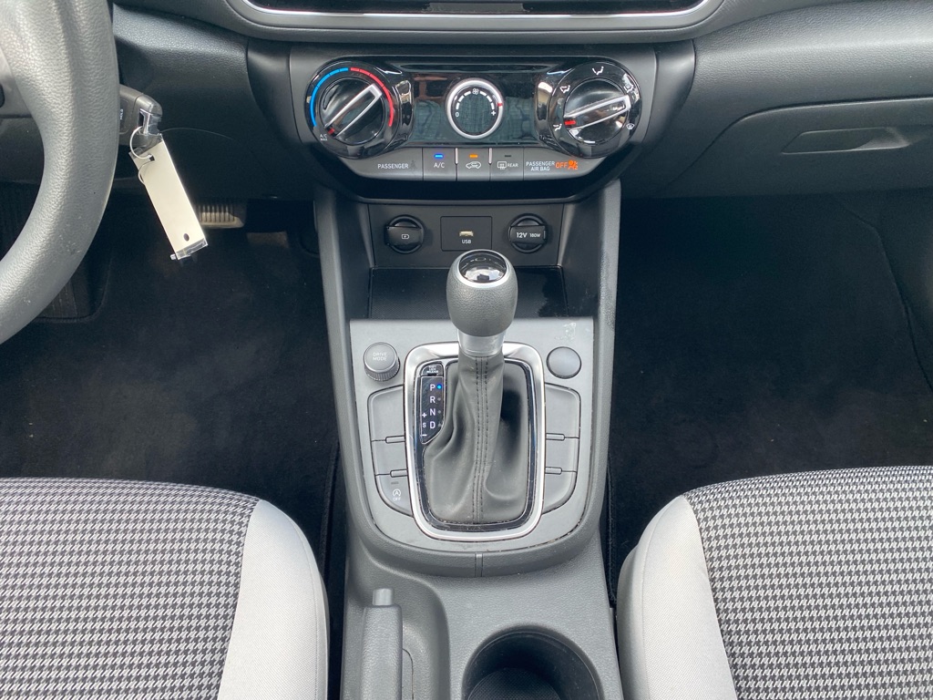 Photo 20 of this HYUNDAI KONA