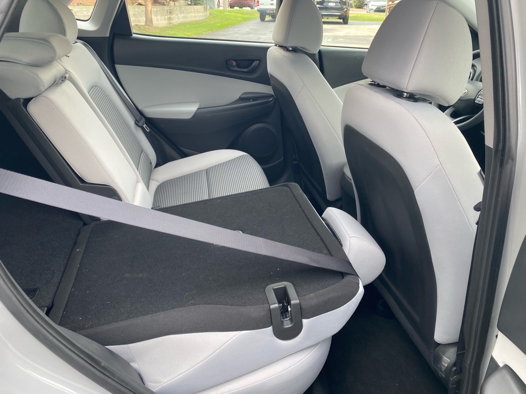 Photo 48 of this HYUNDAI KONA