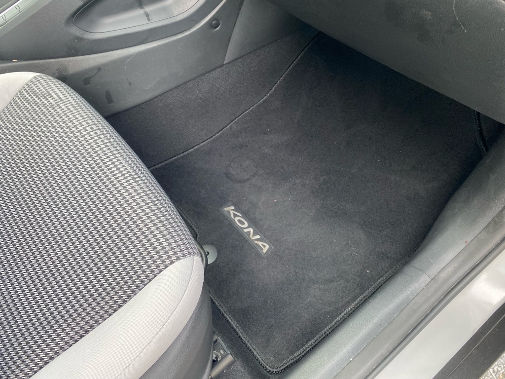 Photo 38 of this HYUNDAI KONA