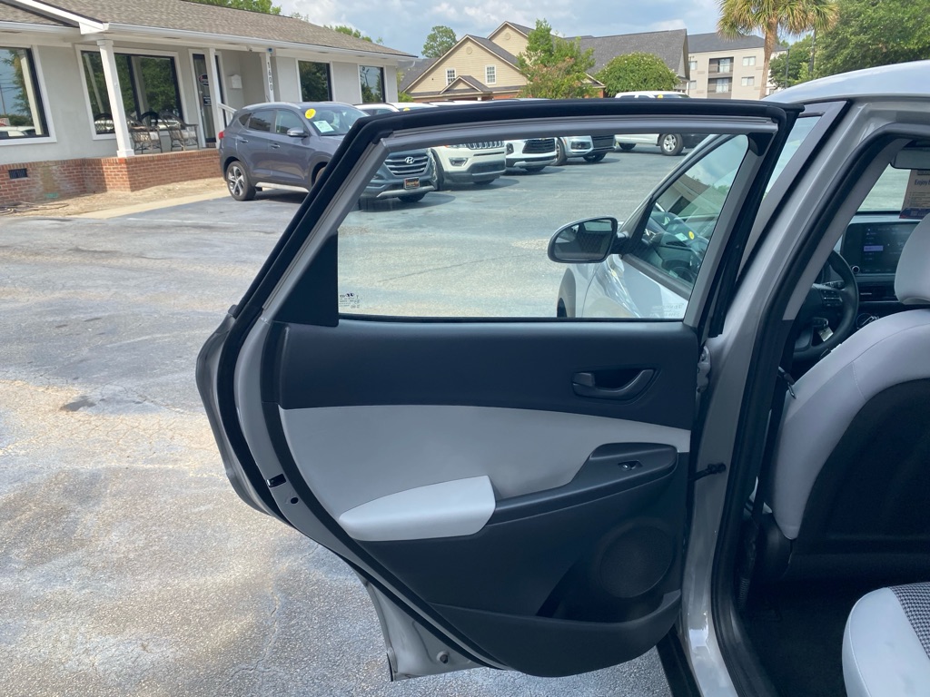 Photo 61 of this HYUNDAI KONA