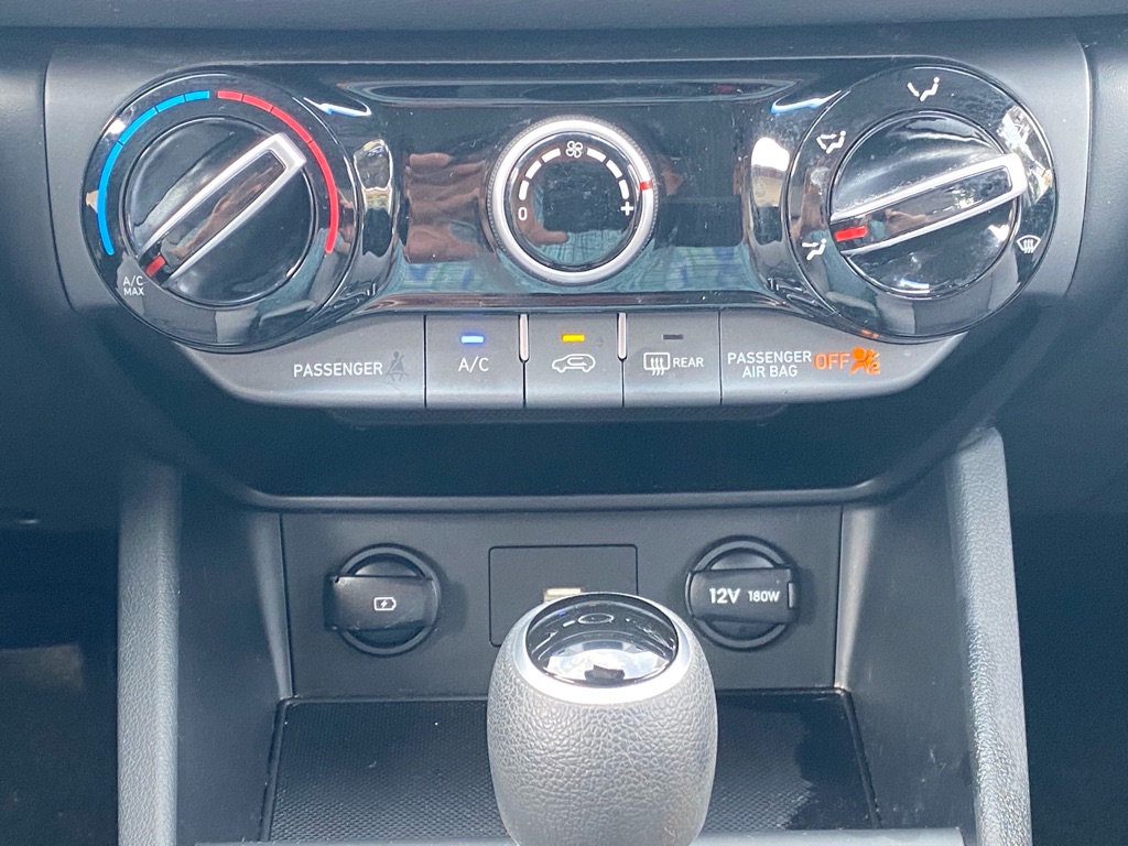 Photo 19 of this HYUNDAI KONA