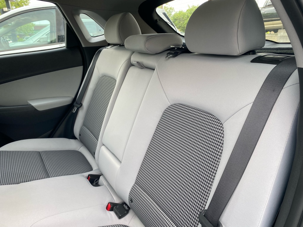 Photo 56 of this HYUNDAI KONA
