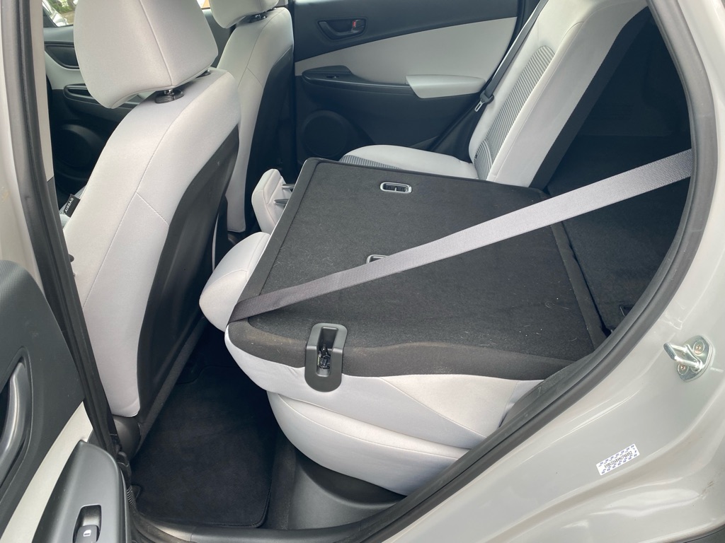 Photo 60 of this HYUNDAI KONA