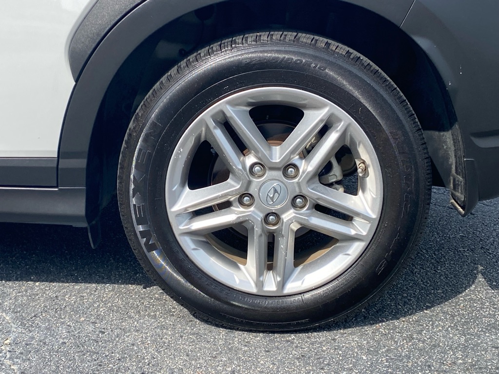 Photo 10 of this HYUNDAI KONA