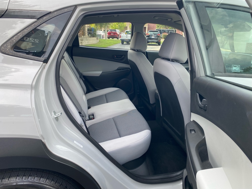 Photo 41 of this HYUNDAI KONA