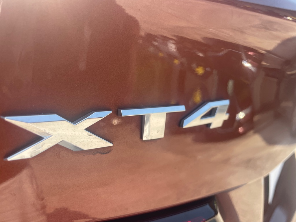 Photo 9 of this CADILLAC XT4