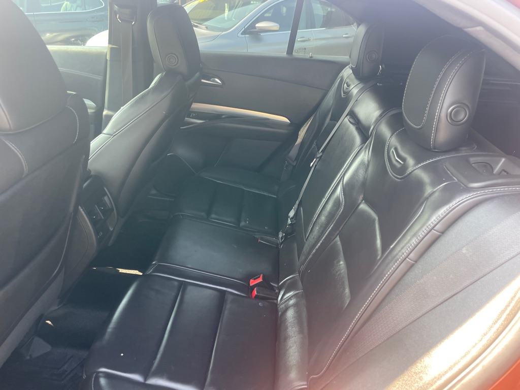 Photo 16 of this CADILLAC XT4