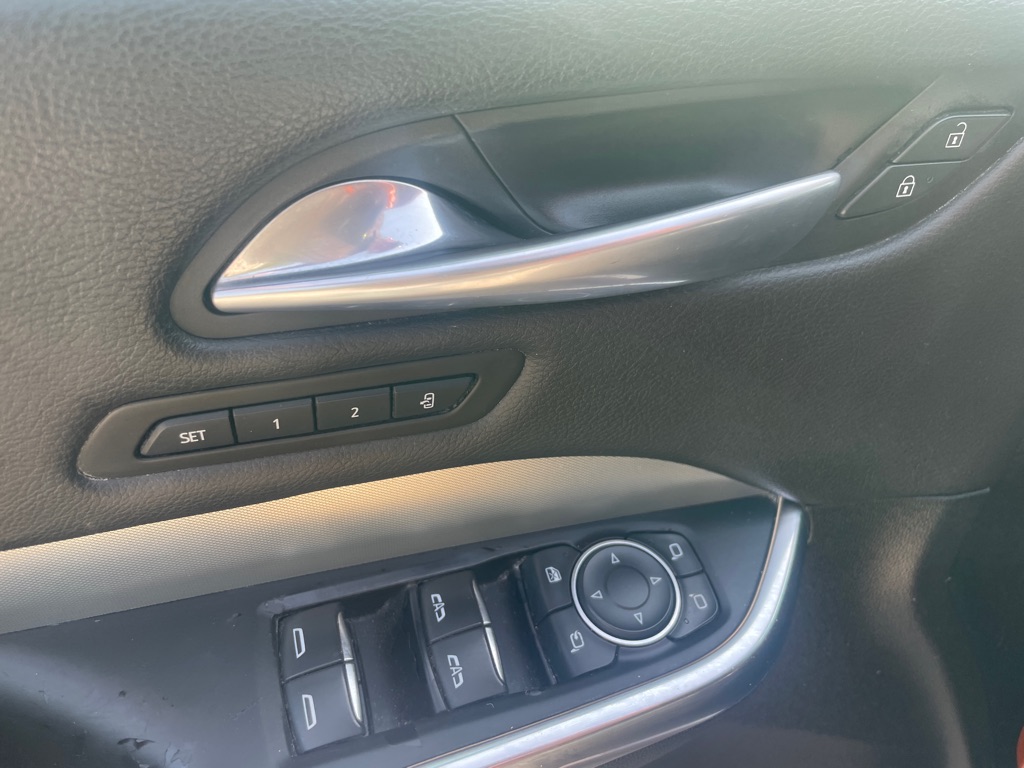 Photo 19 of this CADILLAC XT4
