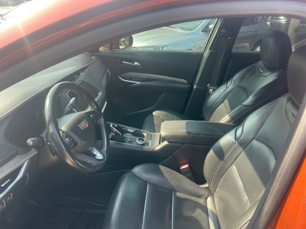 Photo 15 of this CADILLAC XT4