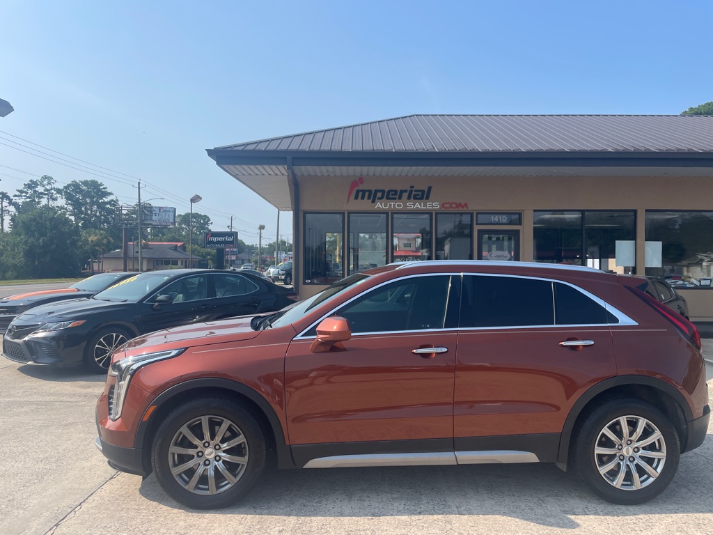 Photo 2 of this CADILLAC XT4