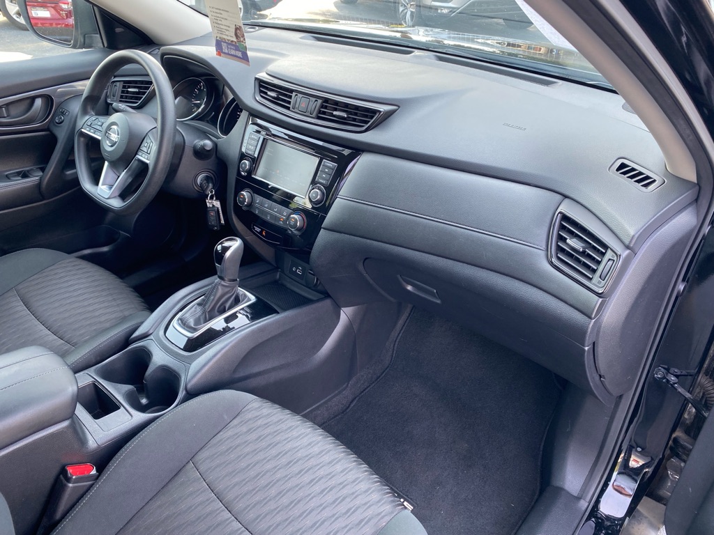 Photo 37 of this NISSAN ROGUE