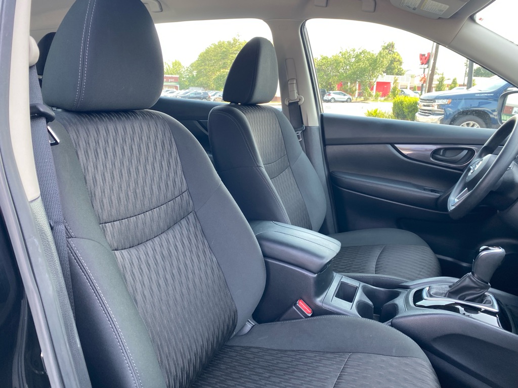 Photo 35 of this NISSAN ROGUE
