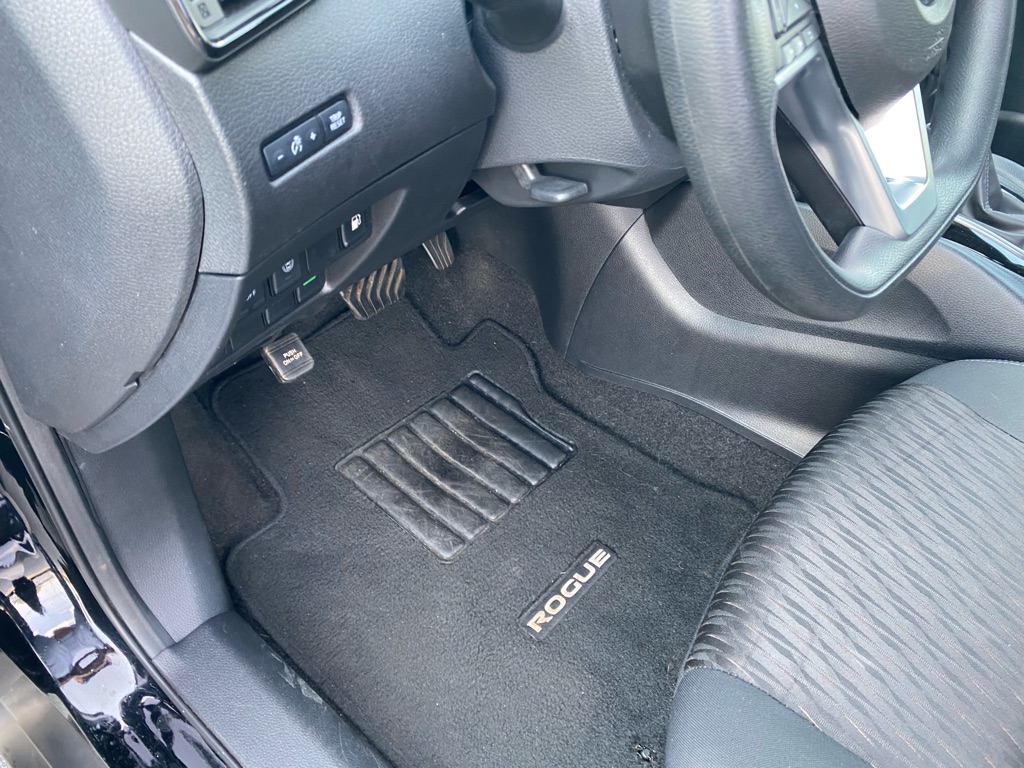 Photo 30 of this NISSAN ROGUE