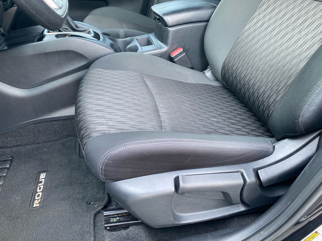 Photo 28 of this NISSAN ROGUE