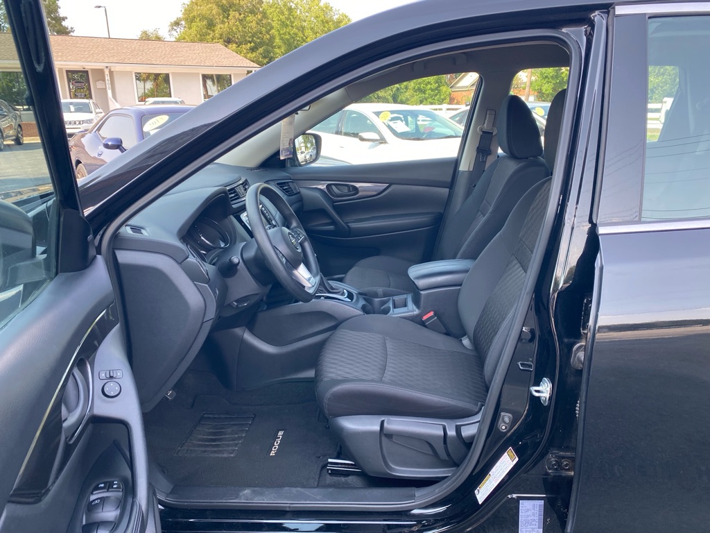Photo 26 of this NISSAN ROGUE