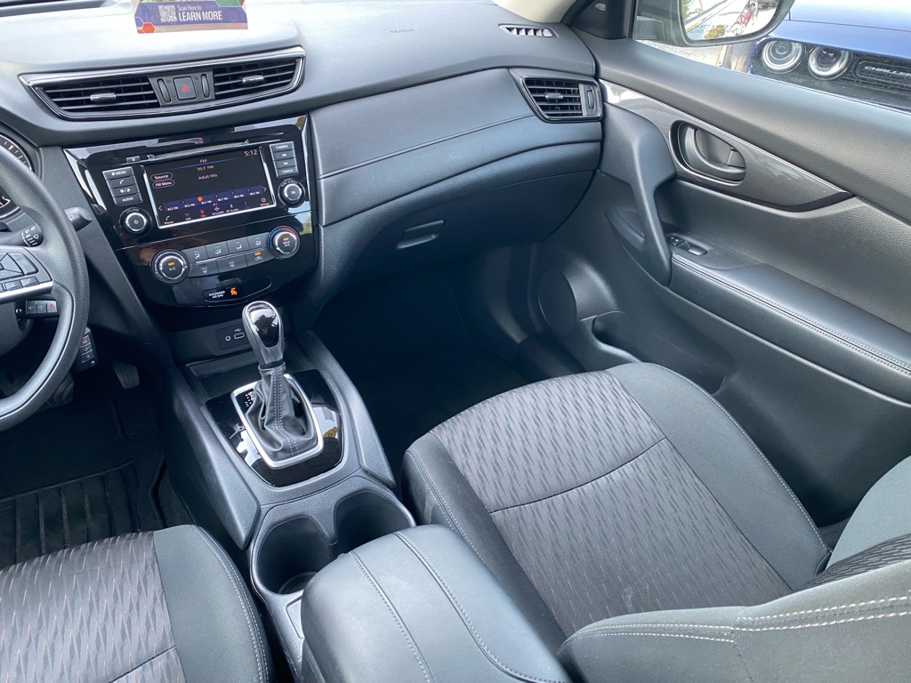 Photo 14 of this NISSAN ROGUE