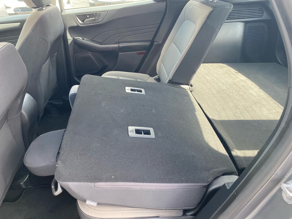 Photo 51 of this FORD ESCAPE