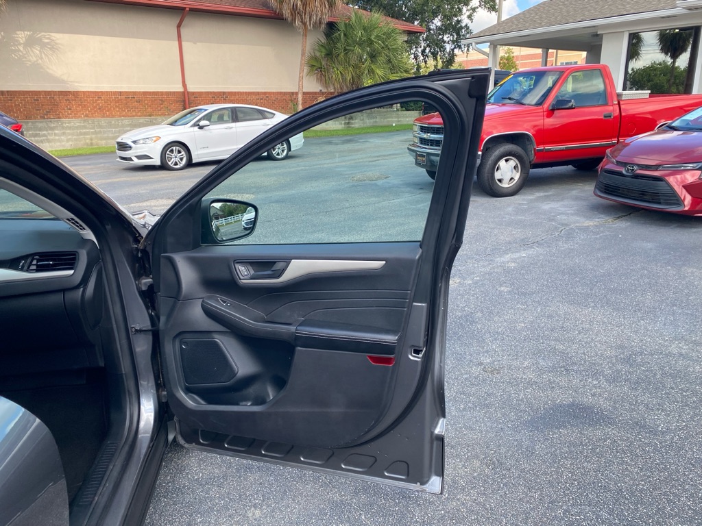 Photo 34 of this FORD ESCAPE